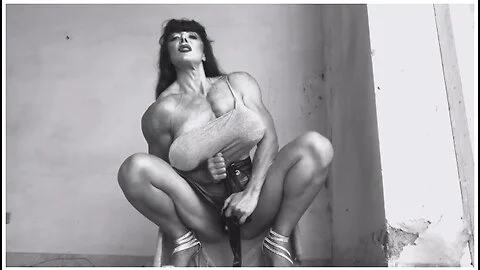 Mistress With Big Clit And Big Strapon