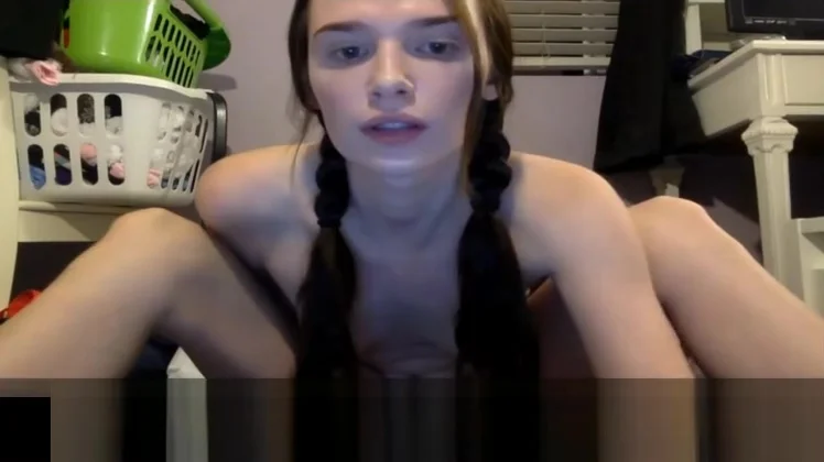 Messy american slut masturbating with dildo on live cam