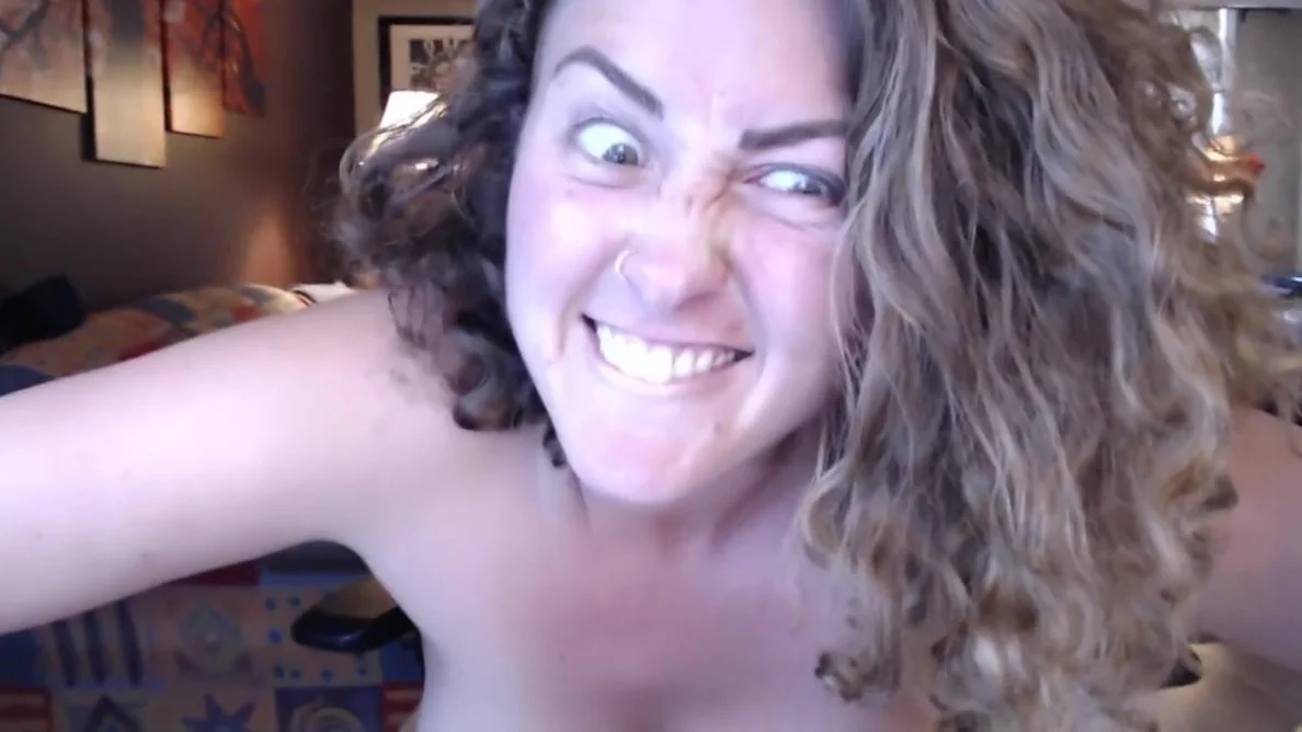 Hottie BBW masturbating close up pussy