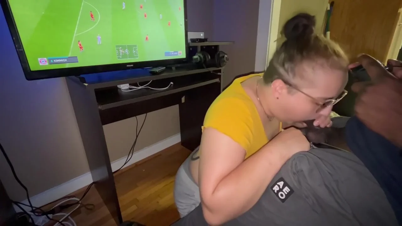 Sloppy Head Session While I Play Fifa