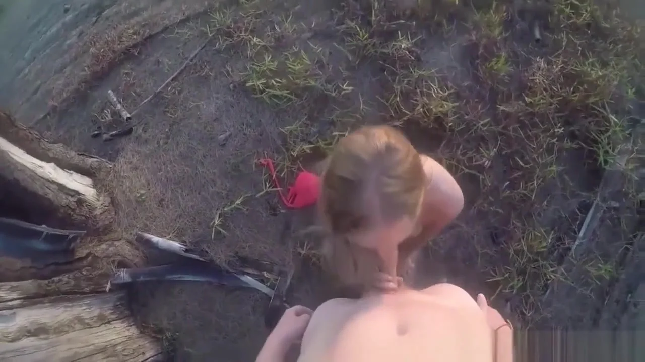 Cute Girlfriend Gives An Outdoor Blowjob And Gets Fucked