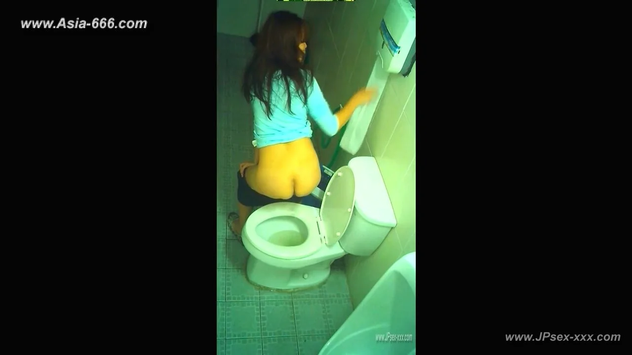peeping korean OL pee.3