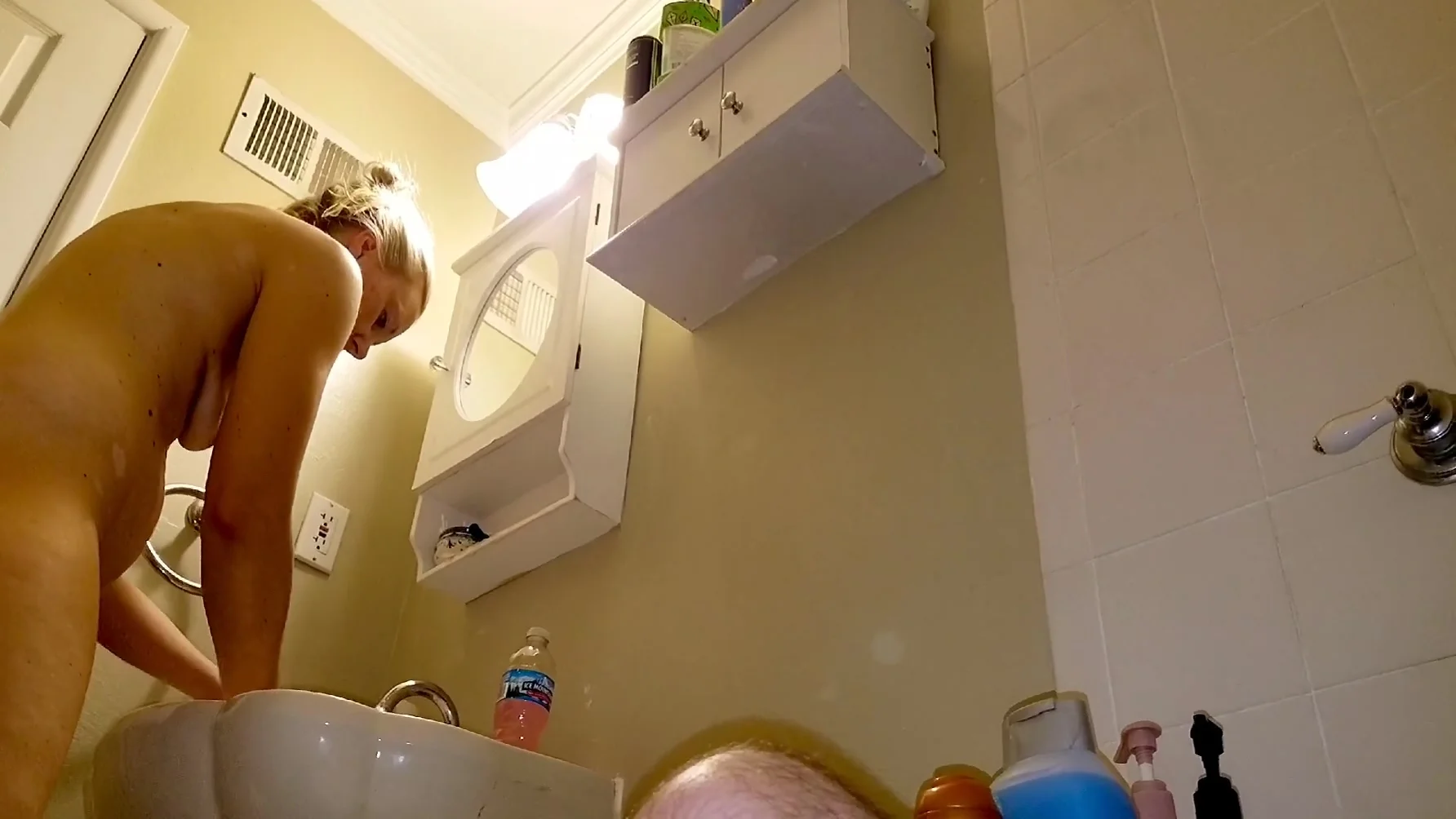 Real Wife - Real American Mormon Amazing Wife Pee