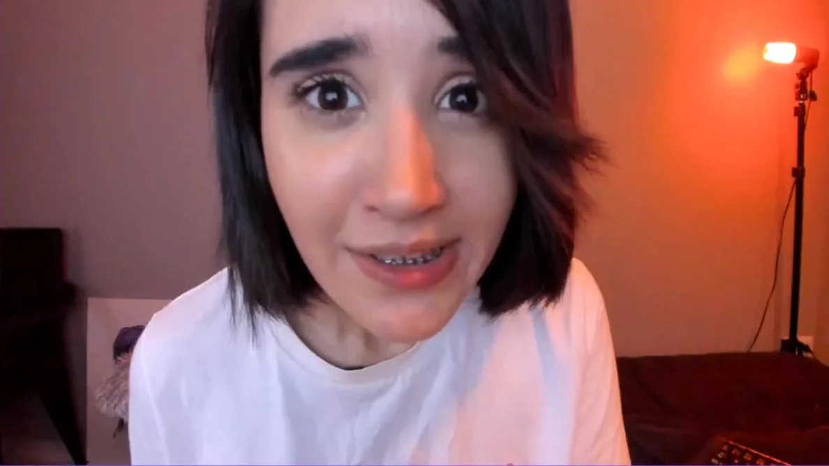 Latin Cam-slut Squirts