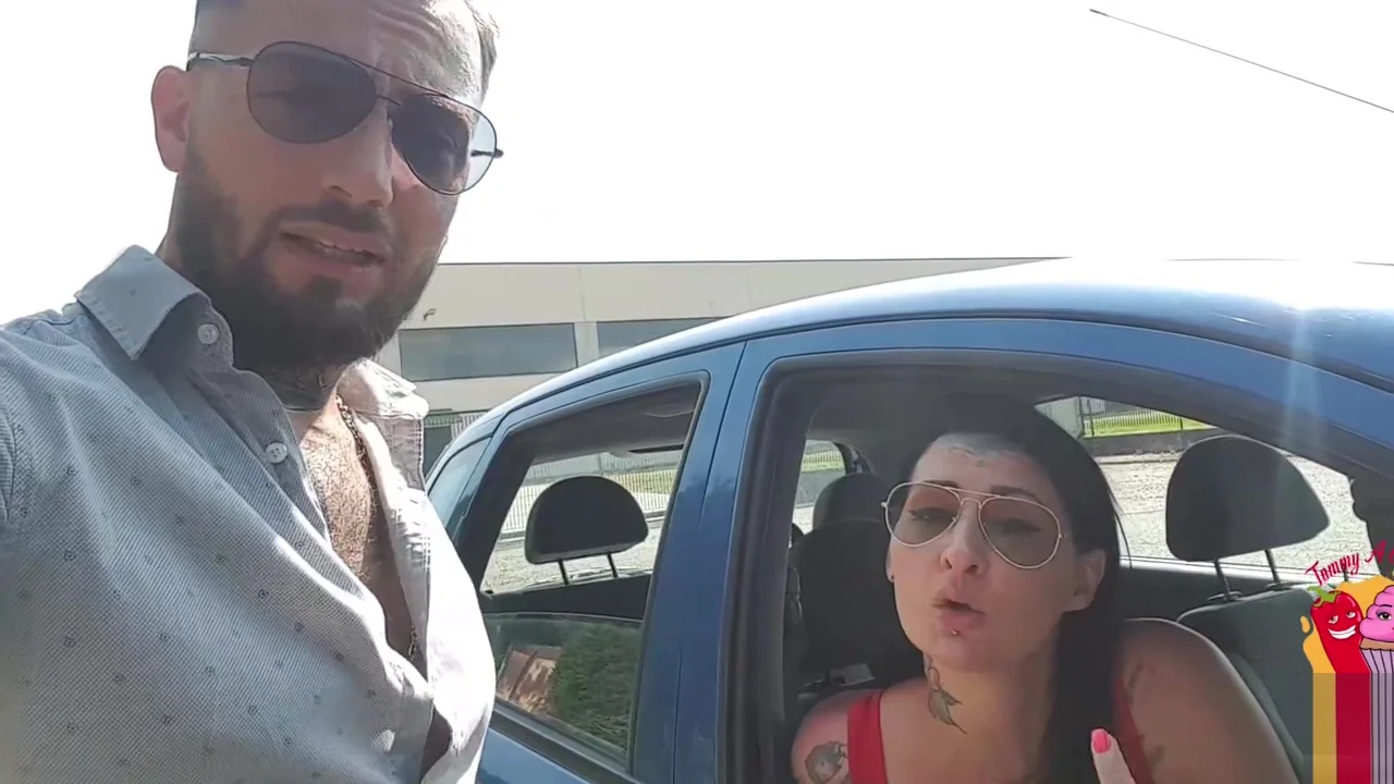 Milf si f&agrave_ scopare in autostrada