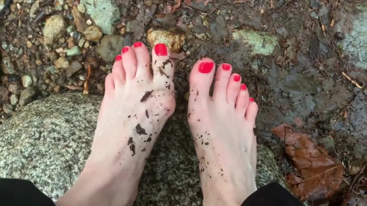 Young Dirty Bunion Foot Play