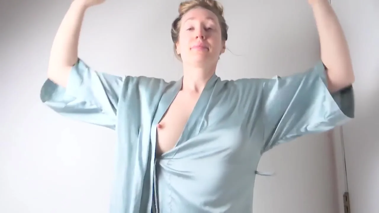 Rose Kelly Stretching Hairy Pussy Slip Video