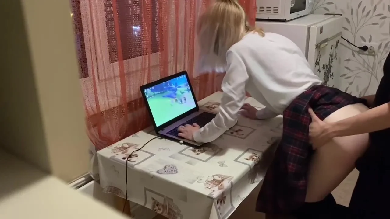 I Didnt Let My Stepsister Play On The Computer After School